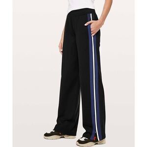 Lululemon Cover Your Tracks Pant *31"
Black